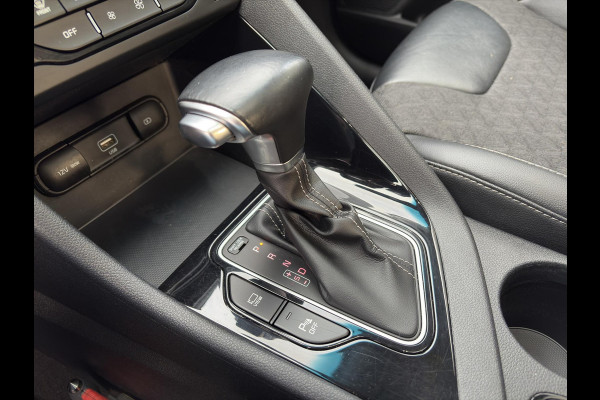 Kia Niro 1.6 GDi Hybrid DynamicLine Style Pack Automaat | Navi | Camera | Schuif/kantel dak | Cruise | Apple Carplay & Android Auto | H-Leder | Sensoren |