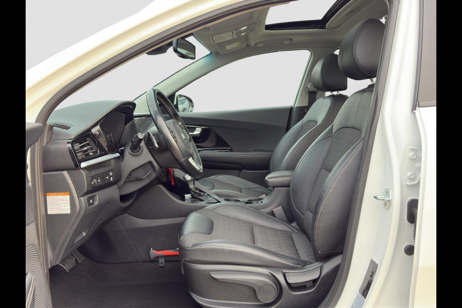 Kia Niro 1.6 GDi Hybrid DynamicLine Style Pack Automaat | Navi | Camera | Schuif/kantel dak | Cruise | Apple Carplay & Android Auto | H-Leder | Sensoren |