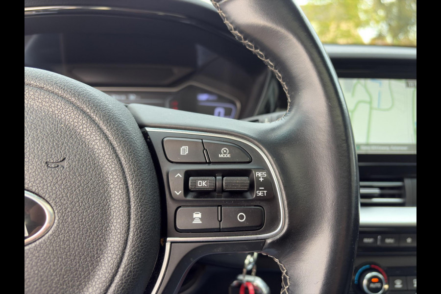 Kia Niro 1.6 GDi Hybrid DynamicLine Style Pack Automaat | Navi | Camera | Schuif/kantel dak | Cruise | Apple Carplay & Android Auto | H-Leder | Sensoren |