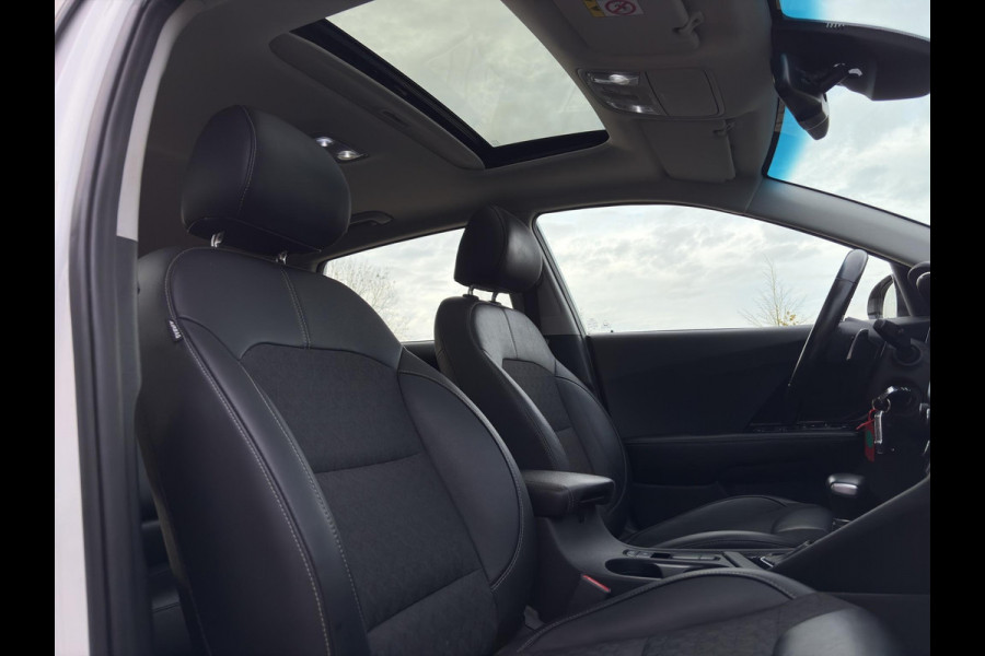 Kia Niro 1.6 GDi Hybrid DynamicLine Style Pack Automaat | Navi | Camera | Schuif/kantel dak | Cruise | Apple Carplay & Android Auto | H-Leder | Sensoren |