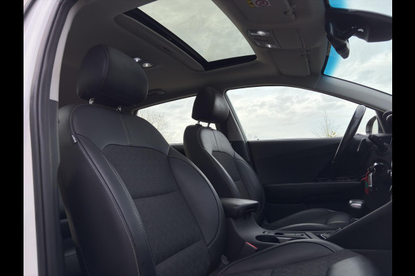 Kia Niro 1.6 GDi Hybrid DynamicLine Style Pack Automaat | Navi | Camera | Schuif/kantel dak | Cruise | Apple Carplay & Android Auto | H-Leder | Sensoren |