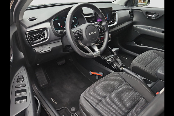 Kia Stonic 1.0 T-GDi MHEV DynamicPlusLine | Stoel- en stuurverwarming | Cruise | Navi | Privacy Glass | Camera |