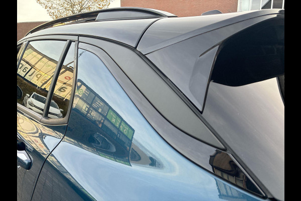 Lynk & Co 01 1.5 Plug in Hybrid Black Line| SkyRoof | Camera | Climate Pack | Pilot Assist | Park Assist | Carplay Android auto