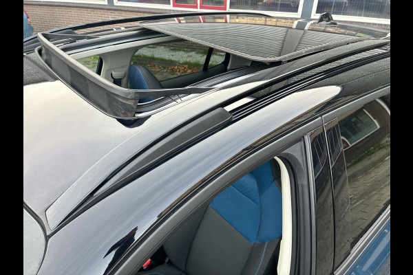 Lynk & Co 01 1.5 Plug in Hybrid Black Line| SkyRoof | Camera | Climate Pack | Pilot Assist | Park Assist | Carplay Android auto