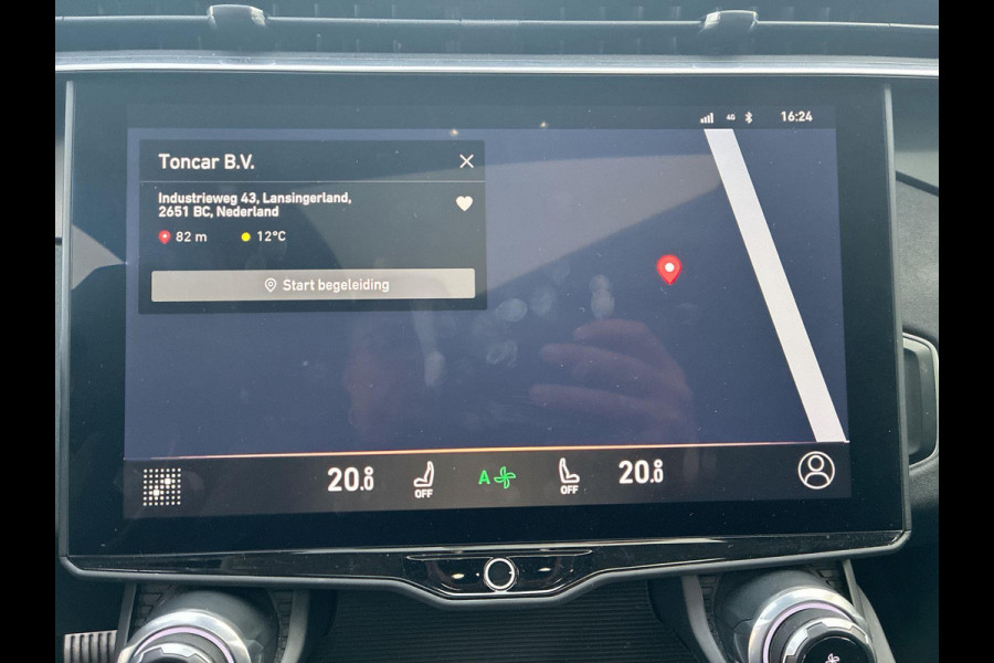 Lynk & Co 01 1.5 Plug in Hybrid Black Line| SkyRoof | Camera | Climate Pack | Pilot Assist | Park Assist | Carplay Android auto