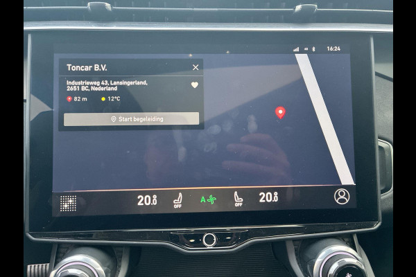 Lynk & Co 01 1.5 Plug in Hybrid Black Line| SkyRoof | Camera | Climate Pack | Pilot Assist | Park Assist | Carplay Android auto