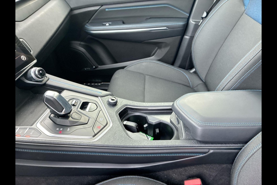 Lynk & Co 01 1.5 Plug in Hybrid Black Line| SkyRoof | Camera | Climate Pack | Pilot Assist | Park Assist | Carplay Android auto