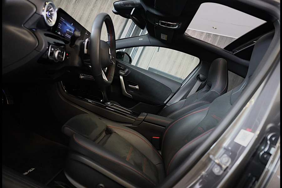 Mercedes-Benz A-Klasse 250 e AMG 45 Look / Memory / Elek Stoelen / Acc / Head Up / 360 Camera / Pano / 18 Inch