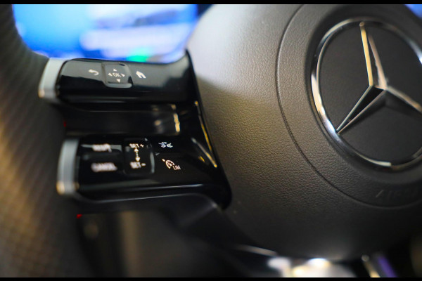 Mercedes-Benz A-Klasse 250 e AMG 45 Look / Memory / Elek Stoelen / Acc / Head Up / 360 Camera / Pano / 18 Inch