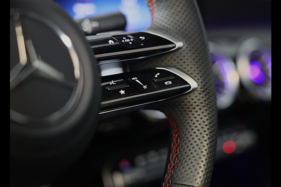Mercedes-Benz A-Klasse 250 e AMG 45 Look / Memory / Elek Stoelen / Acc / Head Up / 360 Camera / Pano / 18 Inch