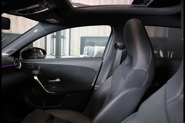 Mercedes-Benz A-Klasse 250 e AMG 45 Look / Memory / Elek Stoelen / Acc / Head Up / 360 Camera / Pano / 18 Inch