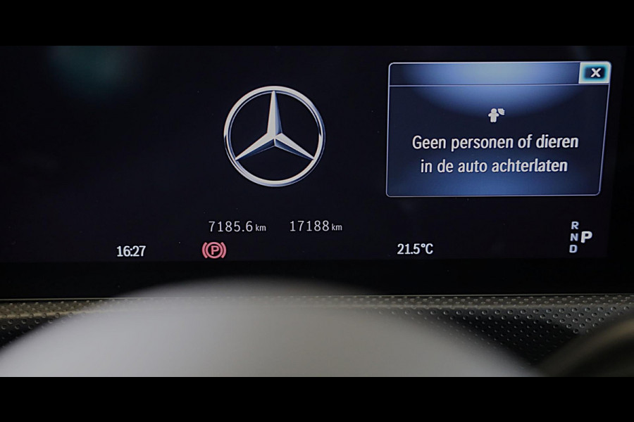 Mercedes-Benz A-Klasse 250 e AMG 45 Look / Memory / Elek Stoelen / Acc / Head Up / 360 Camera / Pano / 18 Inch