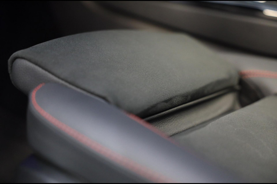 Mercedes-Benz A-Klasse 250 e AMG 45 Look / Memory / Elek Stoelen / Acc / Head Up / 360 Camera / Pano / 18 Inch