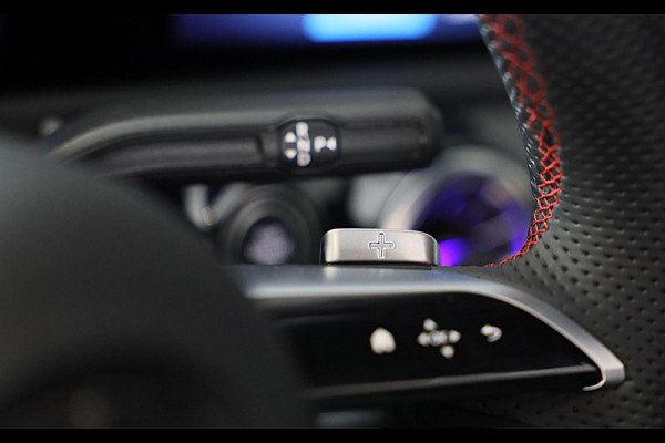 Mercedes-Benz A-Klasse 250 e AMG 45 Look / Memory / Elek Stoelen / Acc / Head Up / 360 Camera / Pano / 18 Inch