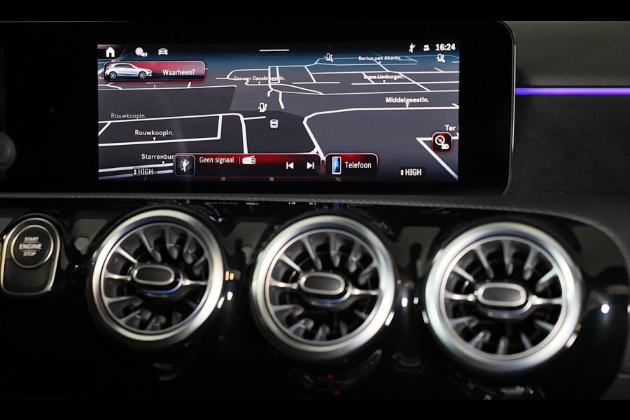 Mercedes-Benz A-Klasse 250 e AMG 45 Look / Memory / Elek Stoelen / Acc / Head Up / 360 Camera / Pano / 18 Inch