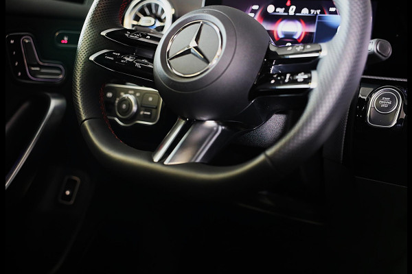 Mercedes-Benz A-Klasse 250 e AMG 45 Look / Memory / Elek Stoelen / Acc / Head Up / 360 Camera / Pano / 18 Inch