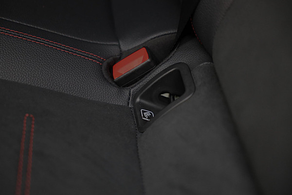 Mercedes-Benz A-Klasse 250 e AMG 45 Look / Memory / Elek Stoelen / Acc / Head Up / 360 Camera / Pano / 18 Inch