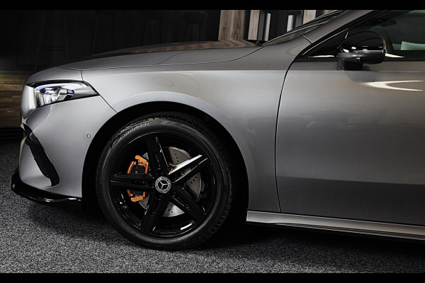 Mercedes-Benz A-Klasse 250 e AMG 45 Look / Memory / Elek Stoelen / Acc / Head Up / 360 Camera / Pano / 18 Inch