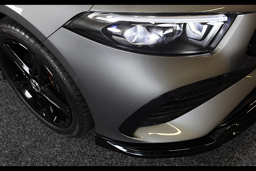 Mercedes-Benz A-Klasse 250 e AMG 45 Look / Memory / Elek Stoelen / Acc / Head Up / 360 Camera / Pano / 18 Inch