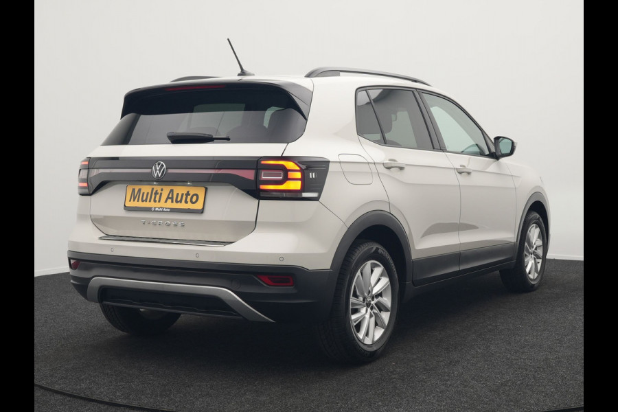 Volkswagen T-Cross 1.0 TSI Life 96pk Dealer O.H | Voorstoelen Verwarmd | Apple Carplay | Navigatie | DAB | Front Assist | Climate Control |