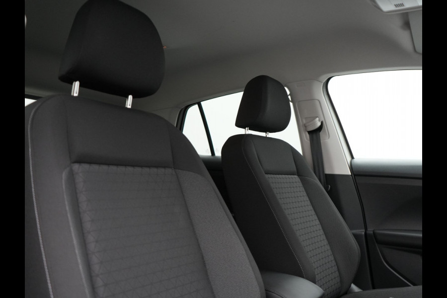 Volkswagen T-Cross 1.0 TSI Life 96pk Dealer O.H | Voorstoelen Verwarmd | Apple Carplay | Navigatie | DAB | Front Assist | Climate Control |