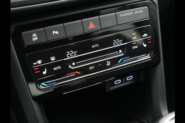 Volkswagen T-Cross 1.0 TSI Life 96pk Dealer O.H | Voorstoelen Verwarmd | Apple Carplay | Navigatie | DAB | Front Assist | Climate Control |