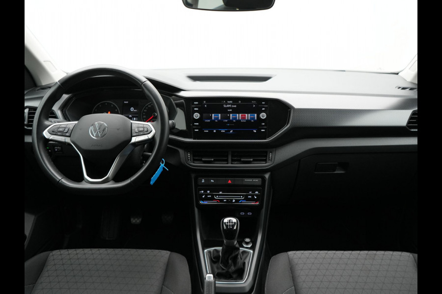 Volkswagen T-Cross 1.0 TSI Life 96pk Dealer O.H | Voorstoelen Verwarmd | Apple Carplay | Navigatie | DAB | Front Assist | Climate Control |