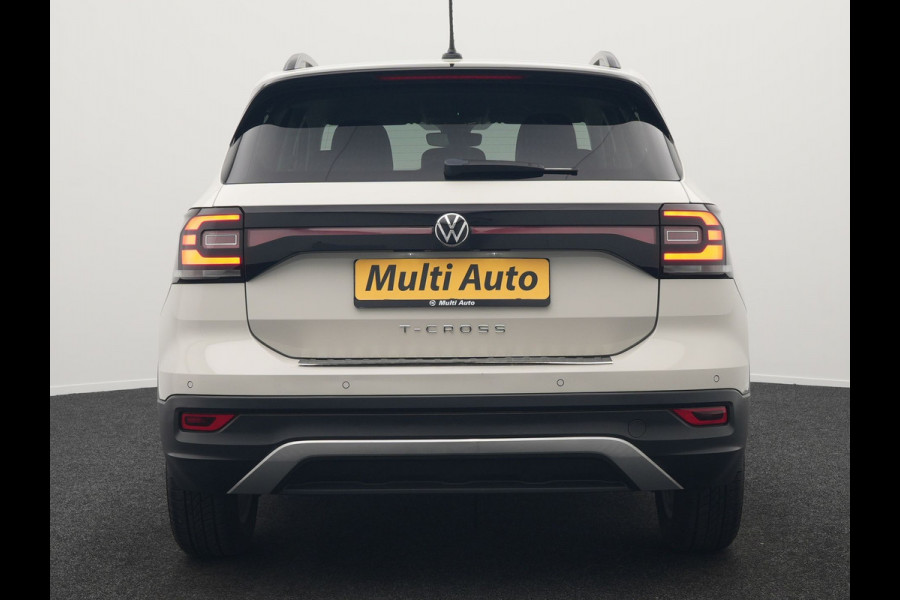 Volkswagen T-Cross 1.0 TSI Life 96pk Dealer O.H | Voorstoelen Verwarmd | Apple Carplay | Navigatie | DAB | Front Assist | Climate Control |