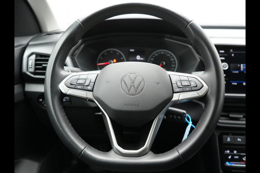 Volkswagen T-Cross 1.0 TSI Life 96pk Dealer O.H | Voorstoelen Verwarmd | Apple Carplay | Navigatie | DAB | Front Assist | Climate Control |