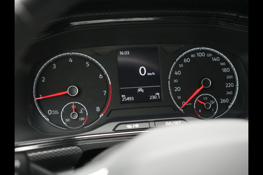 Volkswagen T-Cross 1.0 TSI Life 96pk Dealer O.H | Voorstoelen Verwarmd | Apple Carplay | Navigatie | DAB | Front Assist | Climate Control |