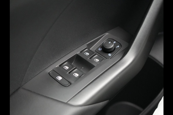 Volkswagen T-Cross 1.0 TSI Life 96pk Dealer O.H | Voorstoelen Verwarmd | Apple Carplay | Navigatie | DAB | Front Assist | Climate Control |