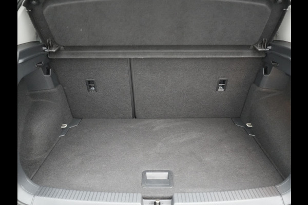 Volkswagen T-Cross 1.0 TSI Life 96pk Dealer O.H | Voorstoelen Verwarmd | Apple Carplay | Navigatie | DAB | Front Assist | Climate Control |