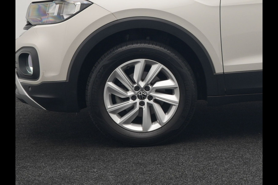 Volkswagen T-Cross 1.0 TSI Life 96pk Dealer O.H | Voorstoelen Verwarmd | Apple Carplay | Navigatie | DAB | Front Assist | Climate Control |