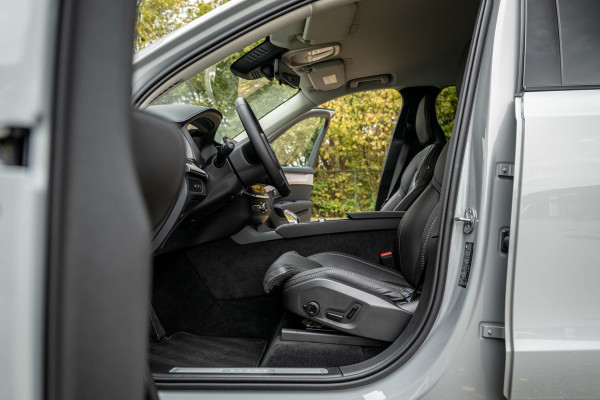 Volvo XC90 2.0 T8 AWD Plus Dark Luchtvering Stoelventilatie