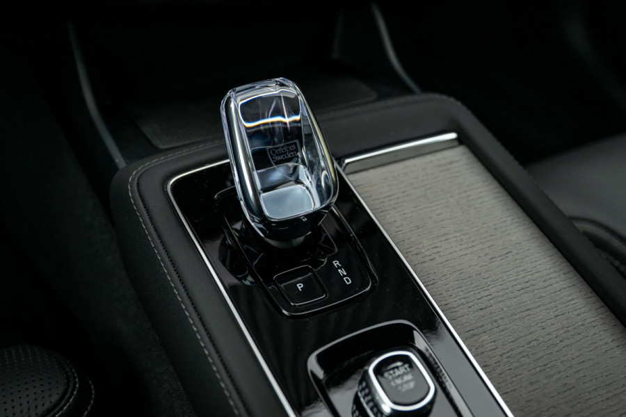Volvo XC90 2.0 T8 AWD Plus Dark Luchtvering Stoelventilatie