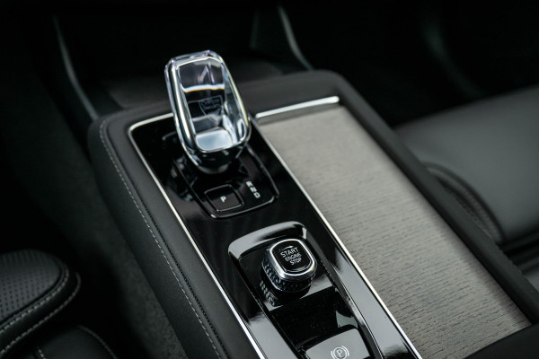 Volvo XC90 2.0 T8 AWD Plus Dark Luchtvering Stoelventilatie