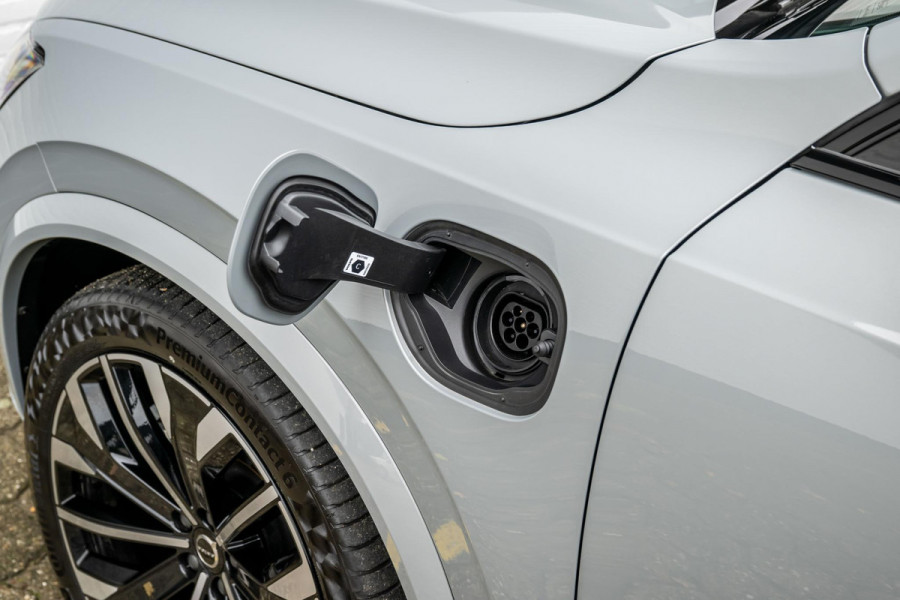 Volvo XC90 2.0 T8 AWD Plus Dark Luchtvering Stoelventilatie