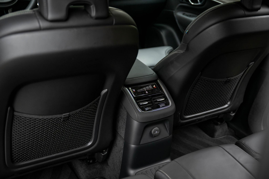 Volvo XC90 2.0 T8 AWD Plus Dark Luchtvering Stoelventilatie