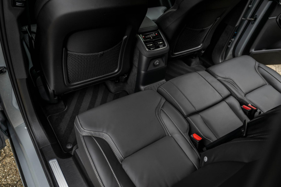 Volvo XC90 2.0 T8 AWD Plus Dark Luchtvering Stoelventilatie
