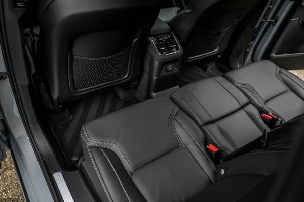 Volvo XC90 2.0 T8 AWD Plus Dark Luchtvering Stoelventilatie