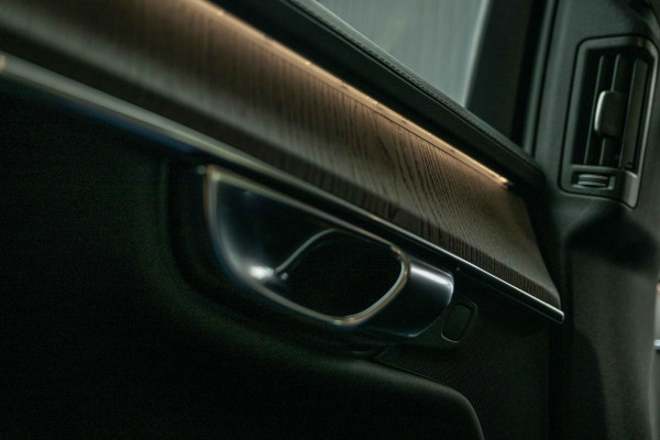 Volvo XC90 2.0 T8 AWD Plus Dark Luchtvering Stoelventilatie