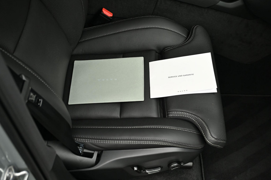 Volvo XC90 2.0 T8 AWD Plus Dark Luchtvering Stoelventilatie