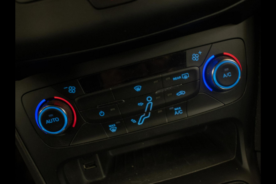 Ford FOCUS Wagon 1.0 Lease Sport Edition (APPLE CARPLAY,NAVI,CRUISE,SPORTSTOELEN,LM VELGEN,PDC,GETINT,NETTESTAAT) Ford FOCUS Wagon 1.0 Lease Sport Edition (APPLE CARPLAY,NAVI,CRUISE,SPORTSTOELEN,LM VELGEN,PDC,GETINT,NETTESTAAT)