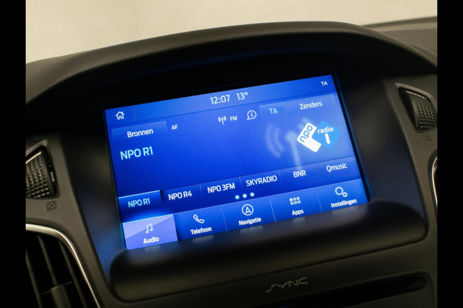 Ford FOCUS Wagon 1.0 Lease Sport Edition (APPLE CARPLAY,NAVI,CRUISE,SPORTSTOELEN,LM VELGEN,PDC,GETINT,NETTESTAAT) Ford FOCUS Wagon 1.0 Lease Sport Edition (APPLE CARPLAY,NAVI,CRUISE,SPORTSTOELEN,LM VELGEN,PDC,GETINT,NETTESTAAT)