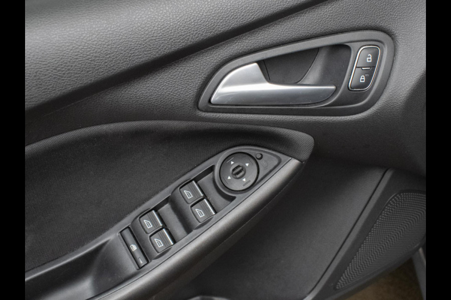 Ford FOCUS Wagon 1.0 Lease Sport Edition (APPLE CARPLAY,NAVI,CRUISE,SPORTSTOELEN,LM VELGEN,PDC,GETINT,NETTESTAAT) Ford FOCUS Wagon 1.0 Lease Sport Edition (APPLE CARPLAY,NAVI,CRUISE,SPORTSTOELEN,LM VELGEN,PDC,GETINT,NETTESTAAT)