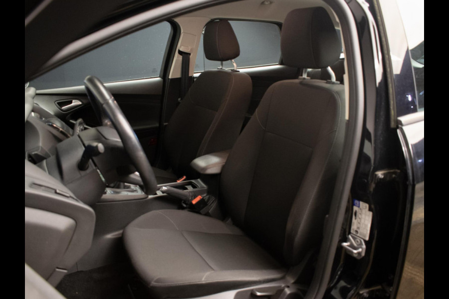 Ford FOCUS Wagon 1.0 Lease Sport Edition (APPLE CARPLAY,NAVI,CRUISE,SPORTSTOELEN,LM VELGEN,PDC,GETINT,NETTESTAAT) Ford FOCUS Wagon 1.0 Lease Sport Edition (APPLE CARPLAY,NAVI,CRUISE,SPORTSTOELEN,LM VELGEN,PDC,GETINT,NETTESTAAT)