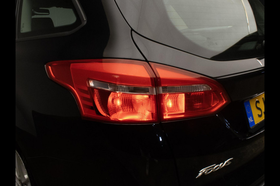 Ford FOCUS Wagon 1.0 Lease Sport Edition (APPLE CARPLAY,NAVI,CRUISE,SPORTSTOELEN,LM VELGEN,PDC,GETINT,NETTESTAAT) Ford FOCUS Wagon 1.0 Lease Sport Edition (APPLE CARPLAY,NAVI,CRUISE,SPORTSTOELEN,LM VELGEN,PDC,GETINT,NETTESTAAT)