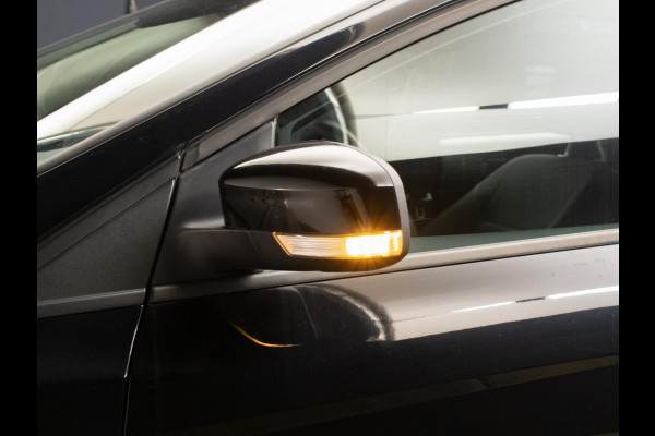 Ford FOCUS Wagon 1.0 Lease Sport Edition (APPLE CARPLAY,NAVI,CRUISE,SPORTSTOELEN,LM VELGEN,PDC,GETINT,NETTESTAAT) Ford FOCUS Wagon 1.0 Lease Sport Edition (APPLE CARPLAY,NAVI,CRUISE,SPORTSTOELEN,LM VELGEN,PDC,GETINT,NETTESTAAT)