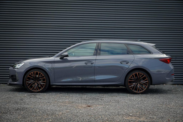 CUPRA Leon Sportstourer 1.4 e-Hybrid VZ Copper Edition / Pano / Adaptive Cruise / 19''