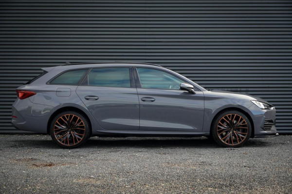CUPRA Leon Sportstourer 1.4 e-Hybrid VZ Copper Edition / Pano / Adaptive Cruise / 19''